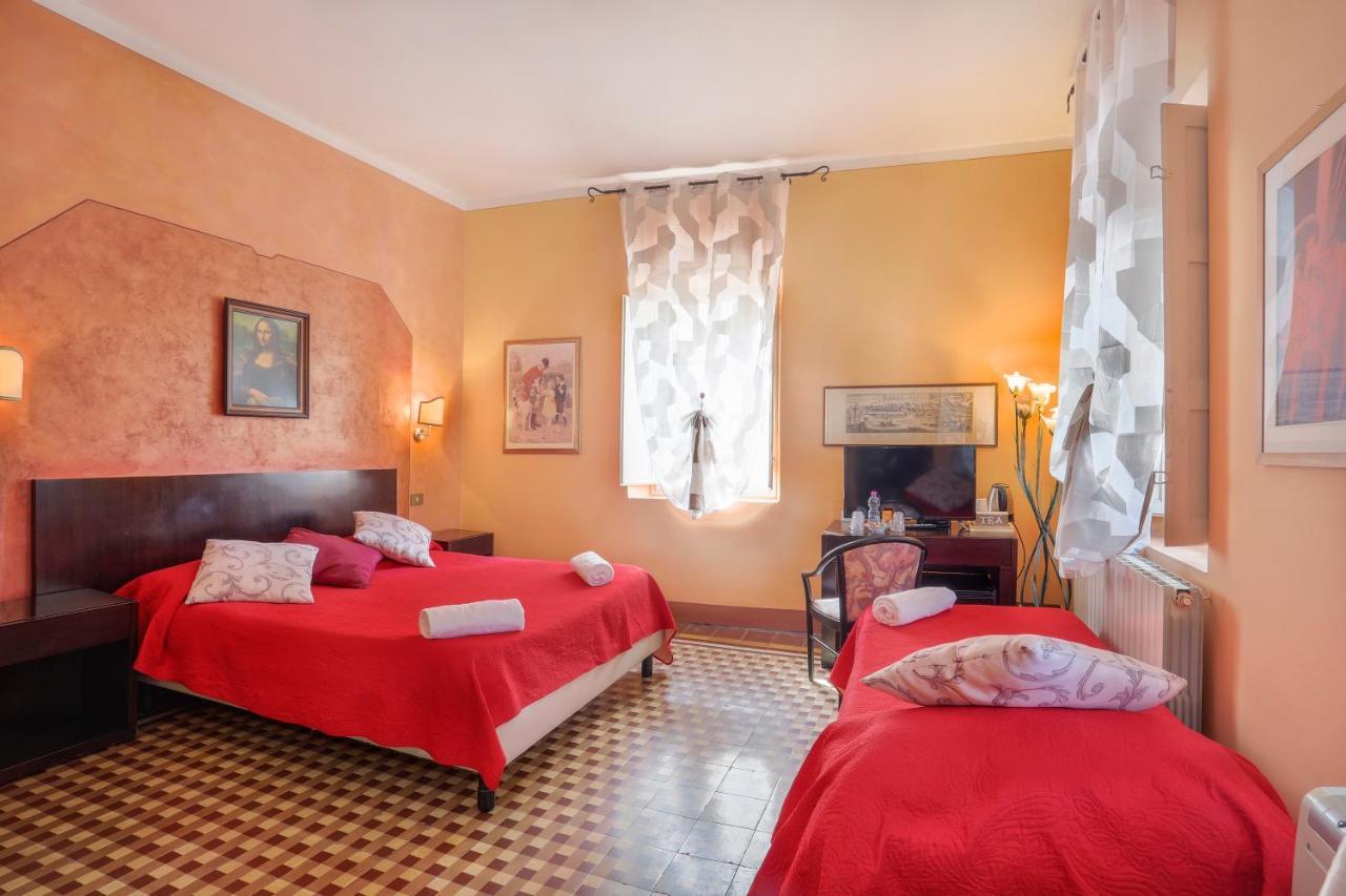 Antica Residenza Santa Chiara -City Center Hotel Lucca Ngoại thất bức ảnh