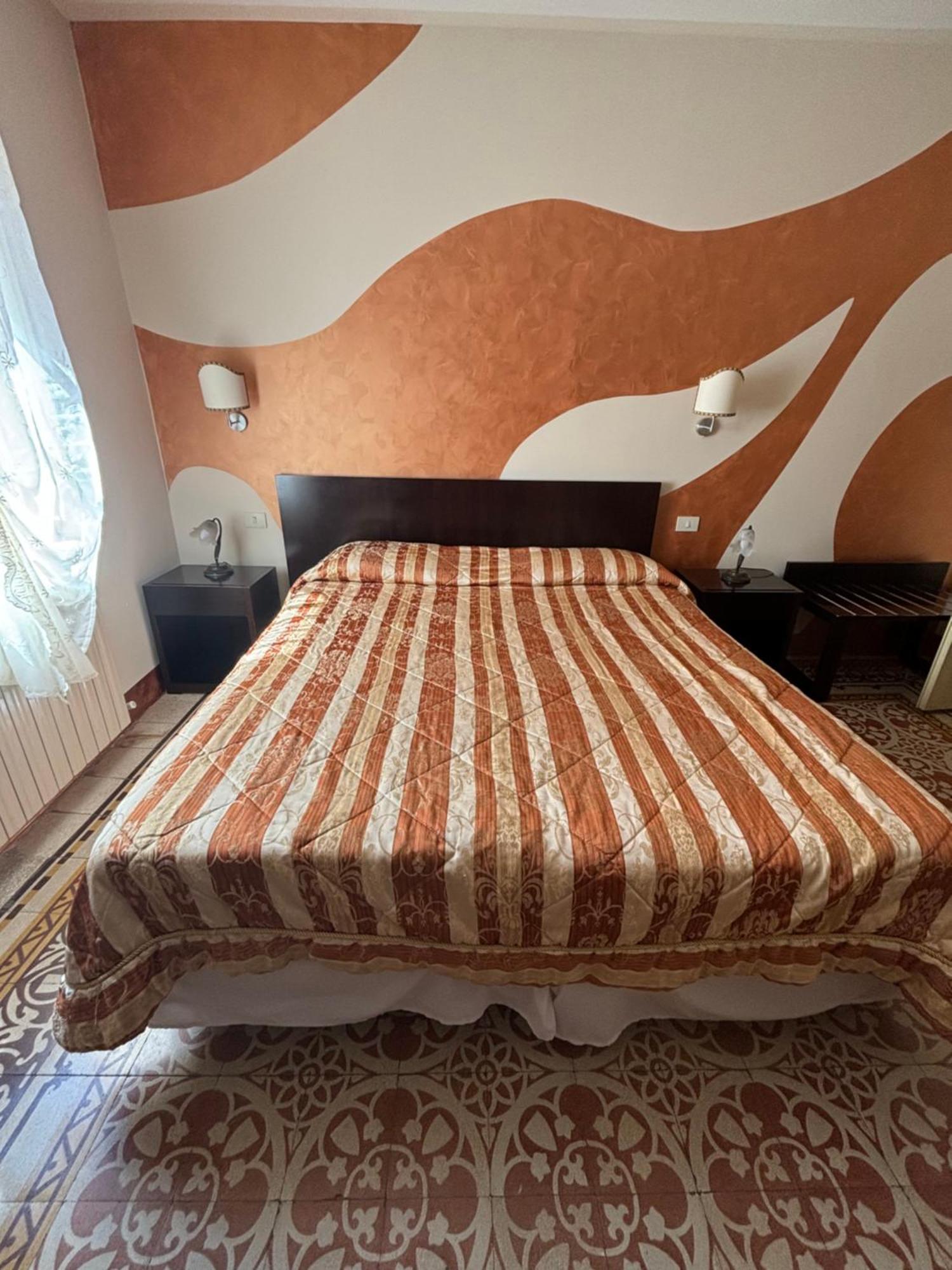 Antica Residenza Santa Chiara -City Center Lucca Ngoại thất bức ảnh