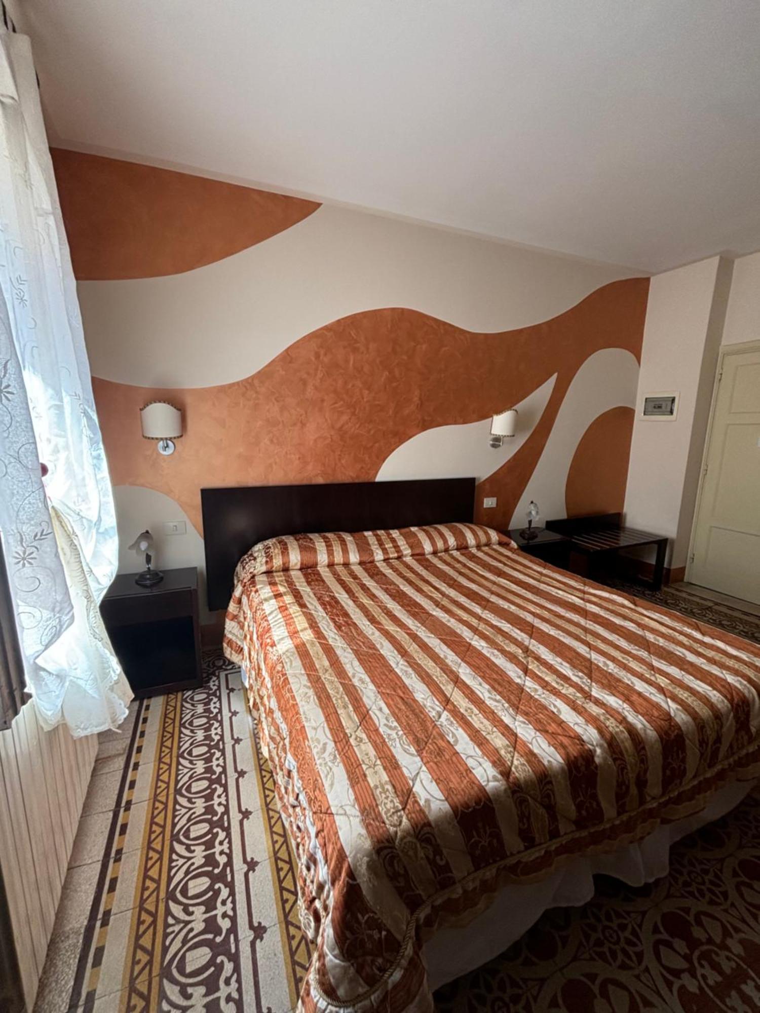 Antica Residenza Santa Chiara -City Center Lucca Ngoại thất bức ảnh
