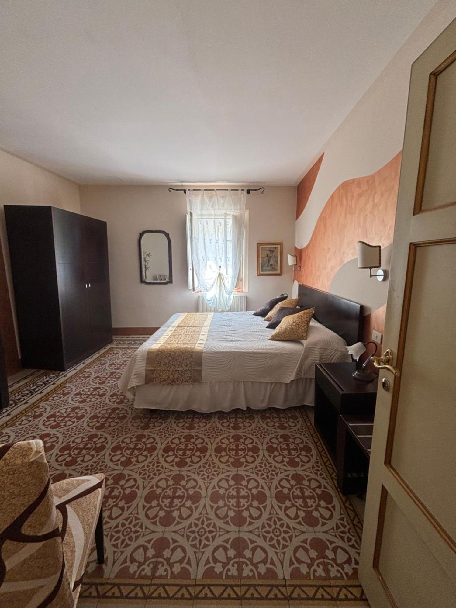 Antica Residenza Santa Chiara -City Center Lucca Ngoại thất bức ảnh