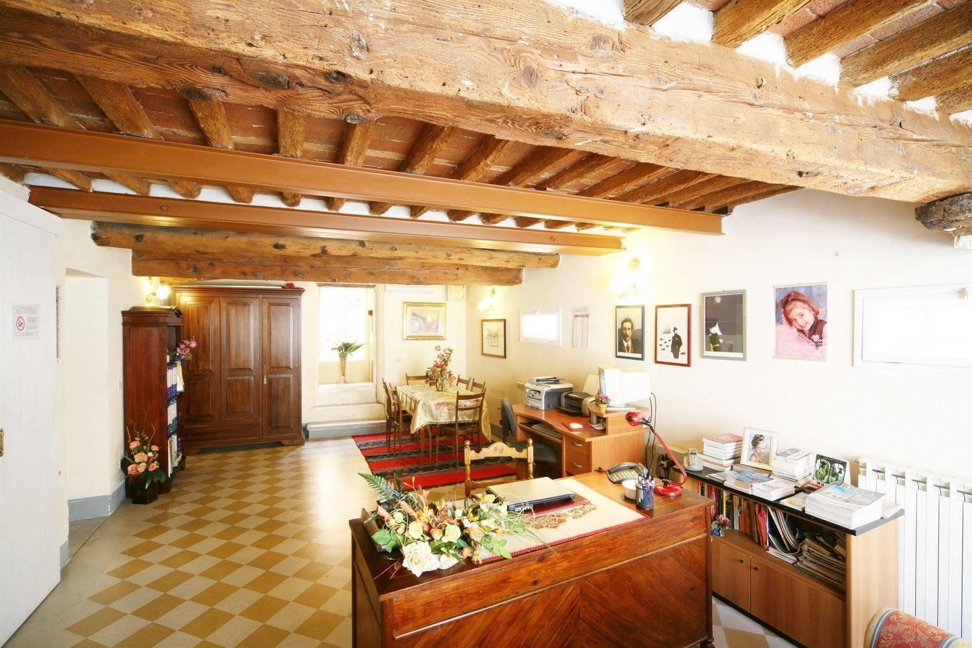 Antica Residenza Santa Chiara -City Center Lucca Ngoại thất bức ảnh